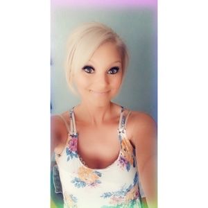 Meet your Posher, Stephanie